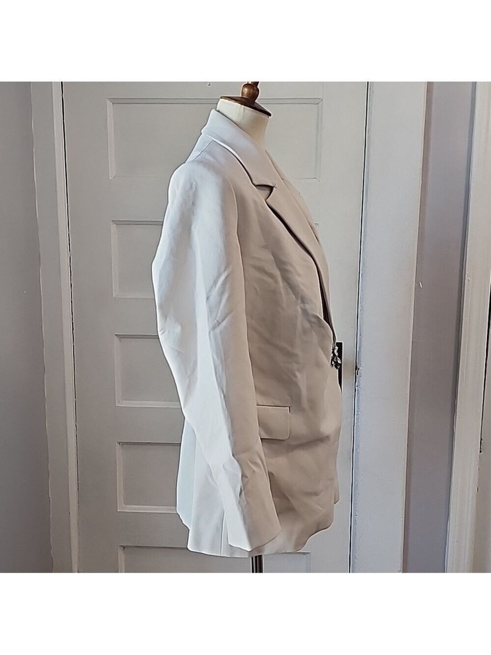NWT Zara Rhinestone Button Blazer, Beige, Size L - Picture 9 of 17